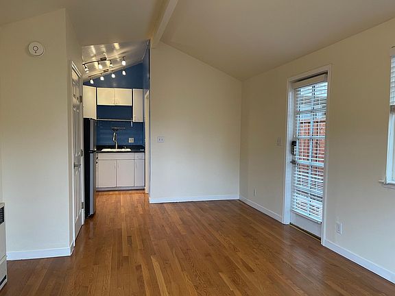 3rd image of 847 Live Oak Ave #A