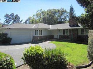 19 Northwood Dr, Orinda, CA 94563