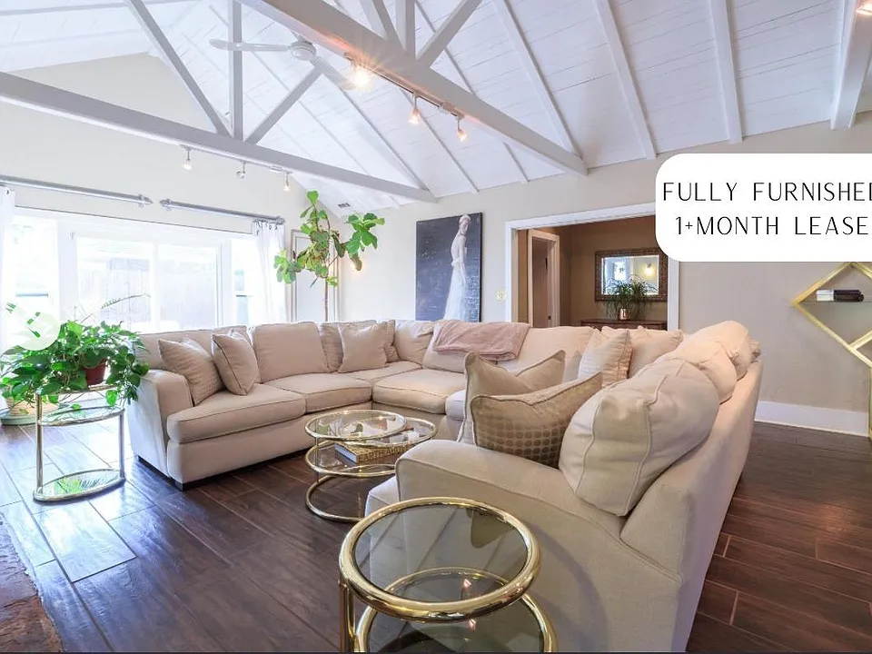 1313 Mockingbird Ln
