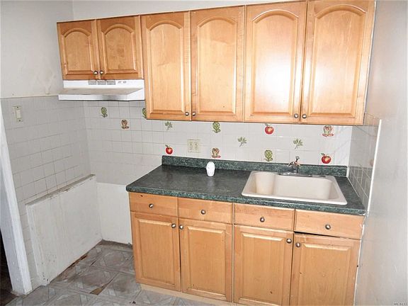5th image of 88-69 Eldert Ln