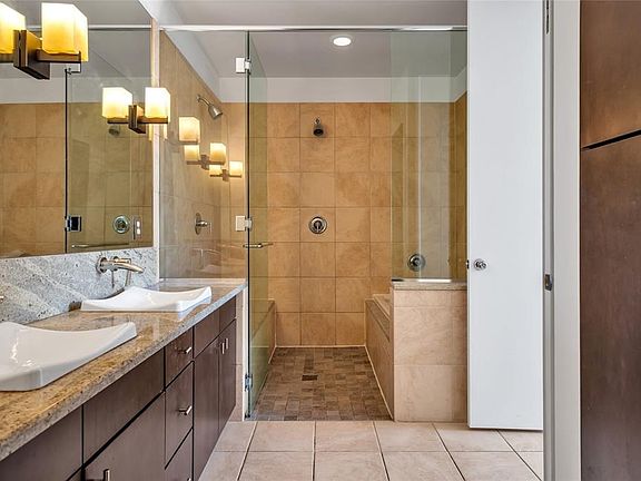 3rd image of 2950 McKinney Ave APT 324