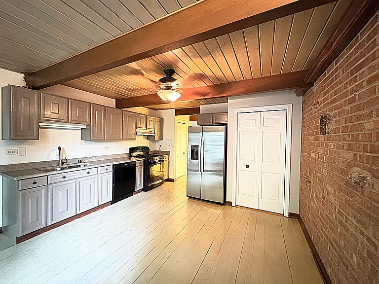 114 W Hillside Ave — Photo 9