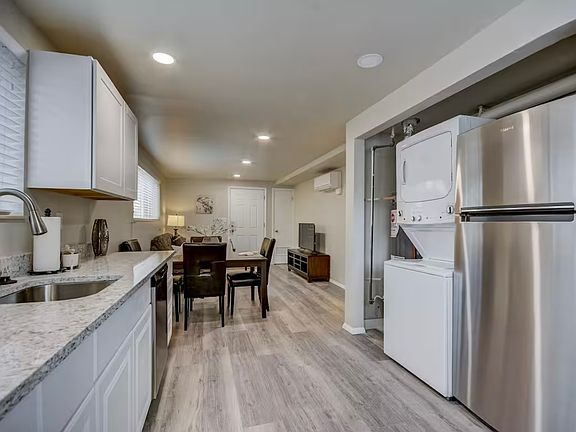 2nd image of 554 S Douglas St APT 3