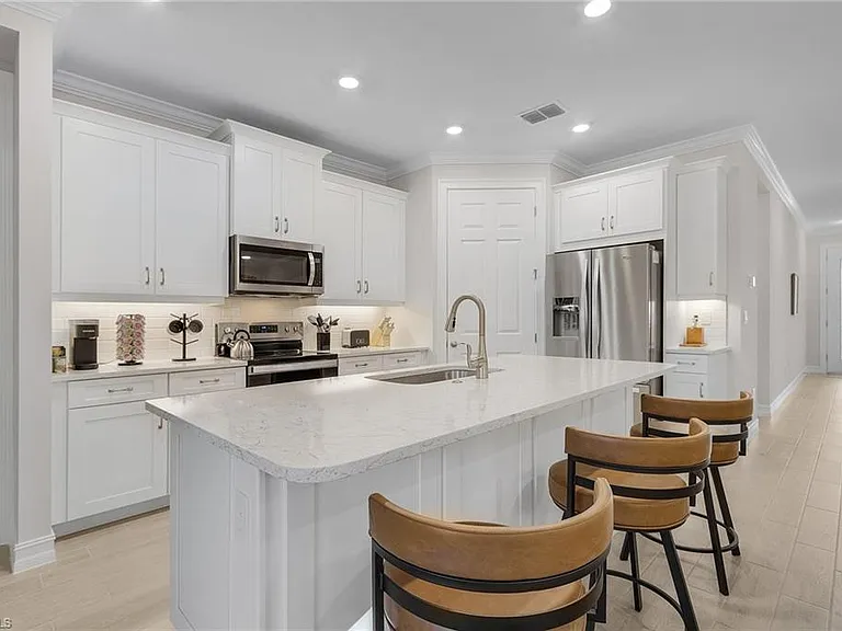 379 Grace Bay Ln — Photo 5
