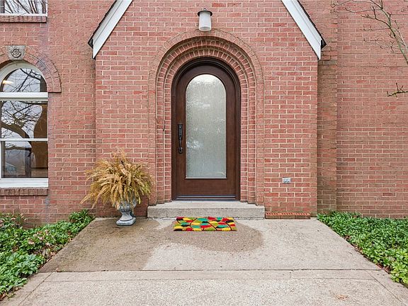 3rd image of 2242 Woodmont Dr