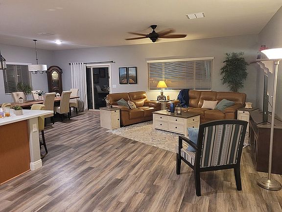 3rd image of 270 E Seven Seas Dr
