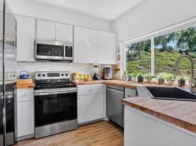 3 Caribbean Ct
