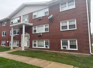 446 N Ardmore Ave #1C, Villa Park, IL 60181