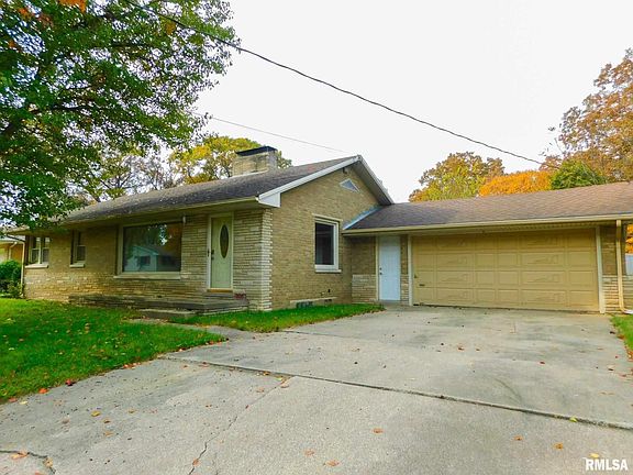 3rd image of 208 Fairoaks Ct