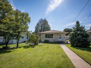 910 Webster St, Muscatine, IA 52761