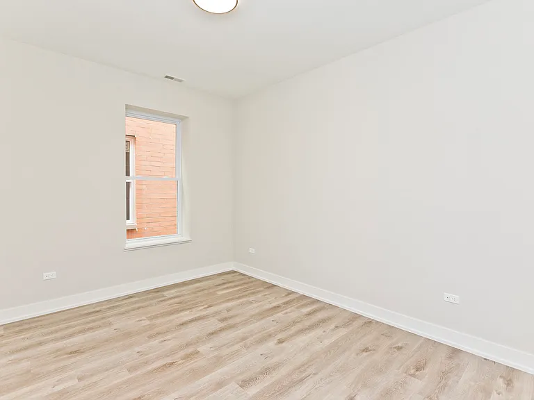 2725 N Ashland Ave #1S — Photo 11