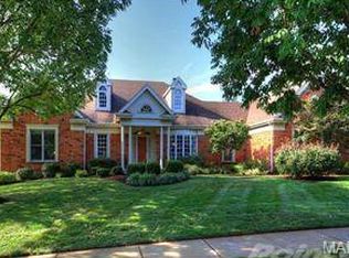 1018 Bristol Manor Dr, Ballwin, MO 63011
