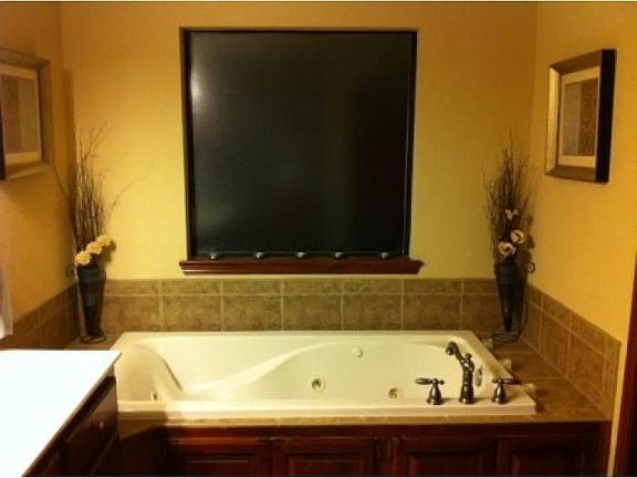 Master Bath Jacuzzi Tub