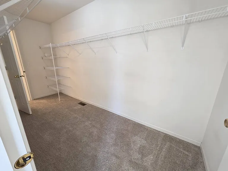 3996AURORA Blackstone Dr — Photo 26