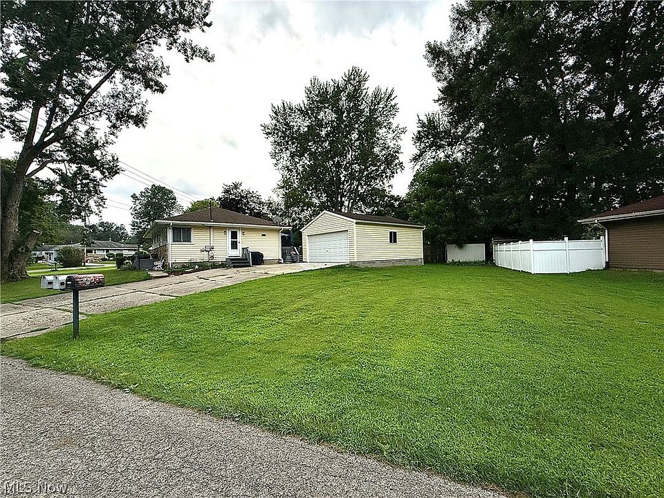 2nd image of 4385 Stoneybrook Dr SE