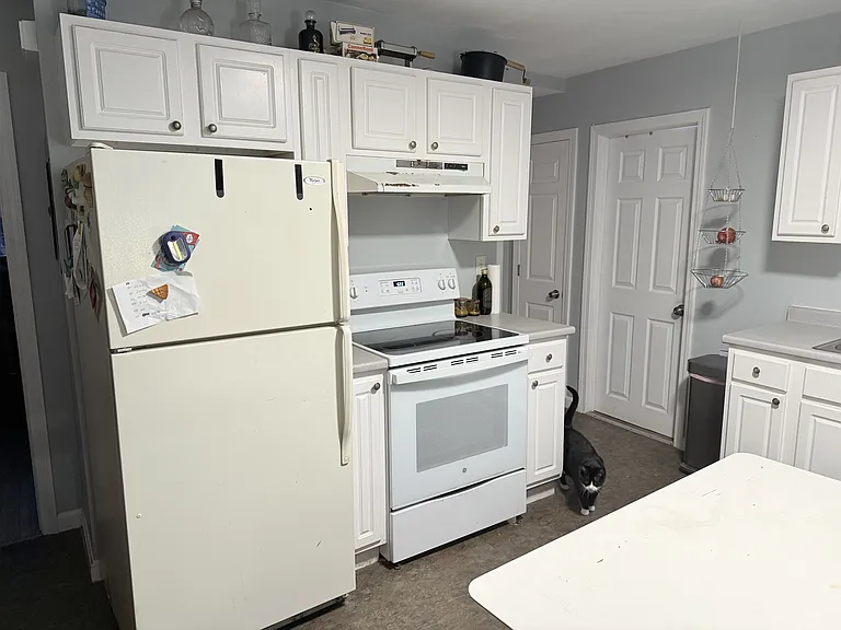 131 Ledge St #2R — Photo 2