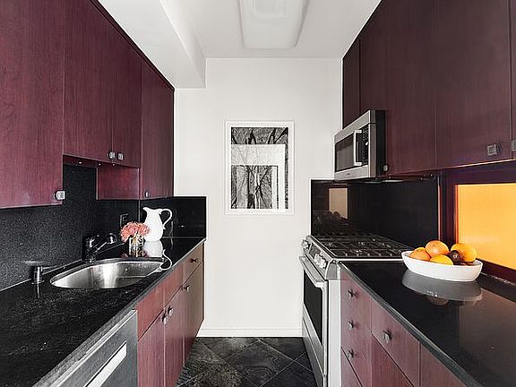 5th image of 150 W 56th St APT 4308