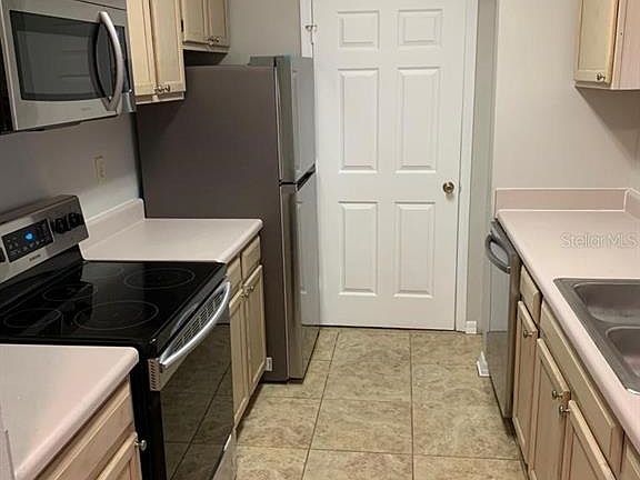 5th image of 5620 Pinnacle Heights Cir APT 301