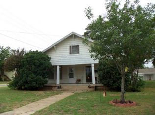 515 S Archer St, Henrietta, TX 76365