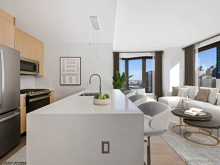8 Spruce St #33H — Photo 1
