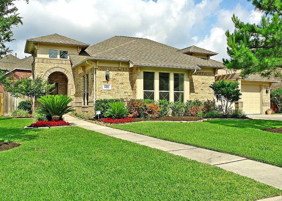 Beautiful David powers home on a corner lot