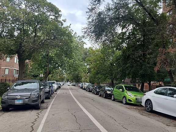 5th image of 4711 N Winthrop Ave