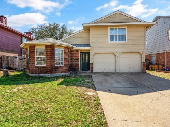 4616 Feathercrest Dr, Fort Worth, TX 76137