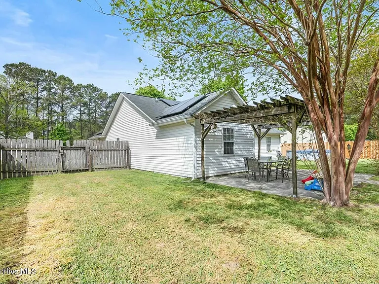 1162 Shroyer Cir — Photo 4