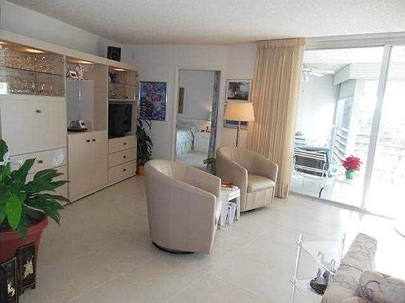 3rd image of 4020 W Palm Aire Dr APT 505