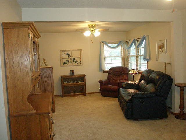 2nd image of 406 E South St
