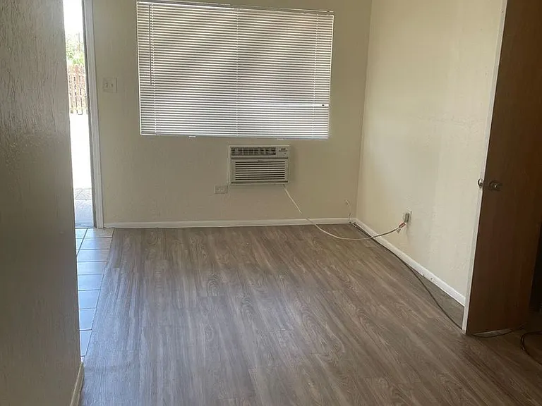 312 Charleston St NE — Photo 5