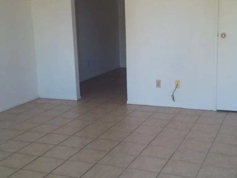 500 E Date St #8 — Photo 6