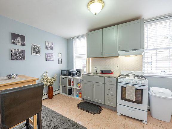 2nd image of 607 22nd St #1