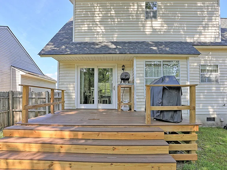 143 Cambridge Dr — Photo 26