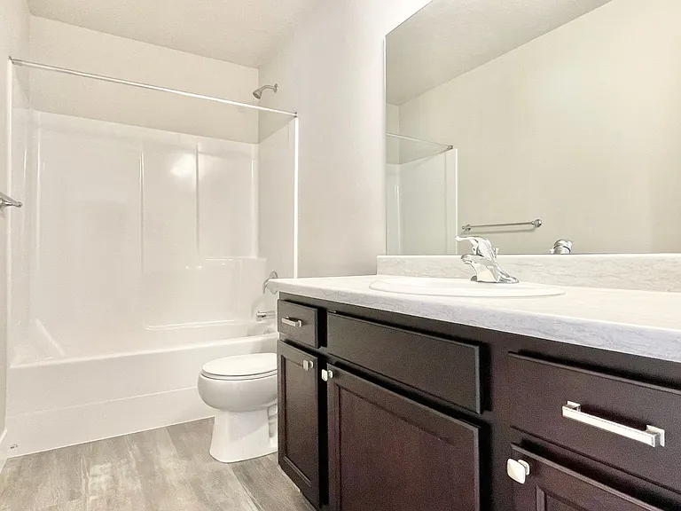 446 N Hillview Dr — Photo 20
