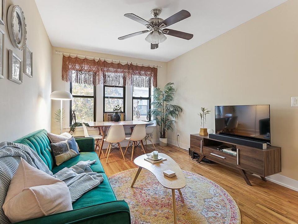 1st image of 621 W Melrose St #3N
