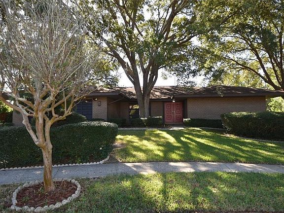 2nd image of 2924 Bridlewood Dr