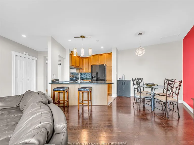 1225 Riverside Dr E #1007 — Photo 9