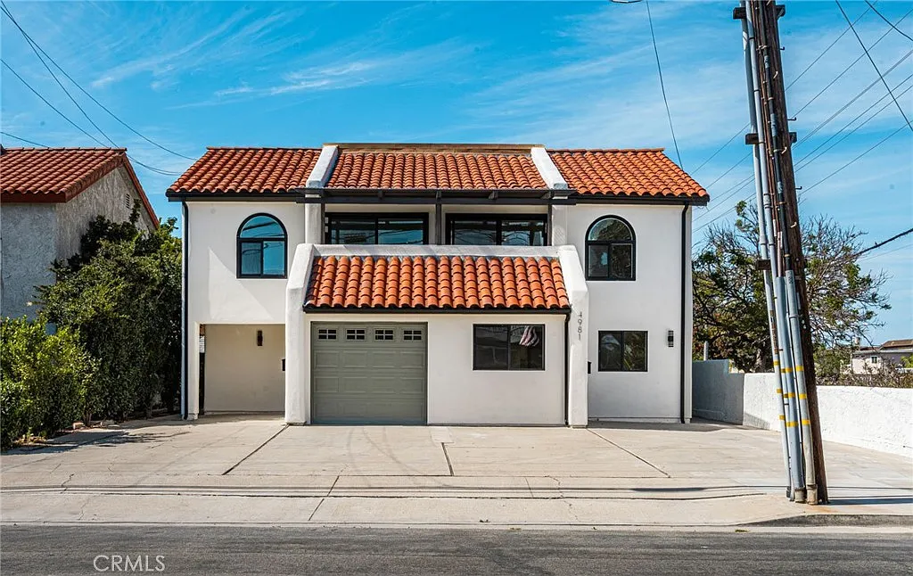 2 bed, 500 sqft, $2,500 — Photo 1