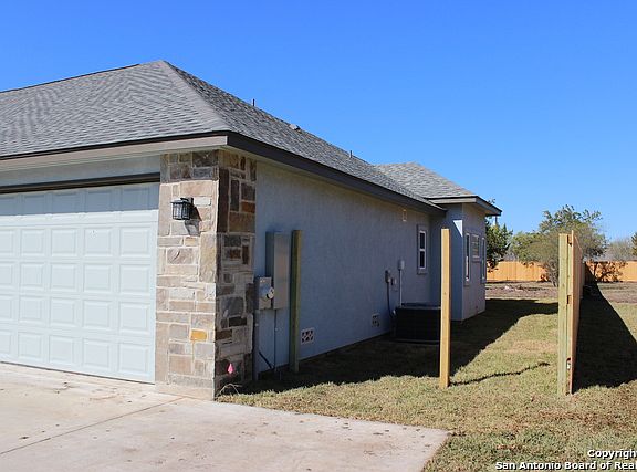 3rd image of 239 River Park Dr