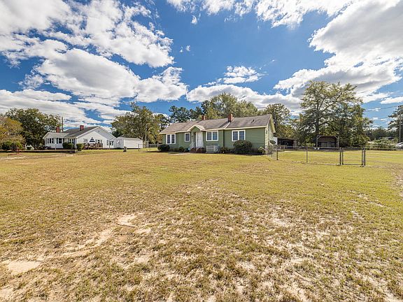 3rd image of 321 Hillview Dr
