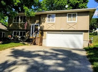 103 Mulberry St, Oakland, IA 51560