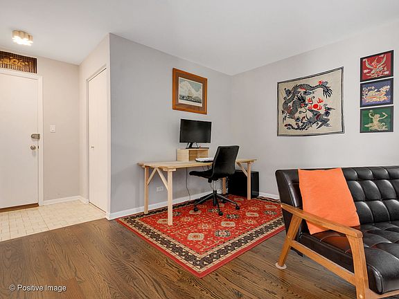 3rd image of 4136 N California Ave Unit 201