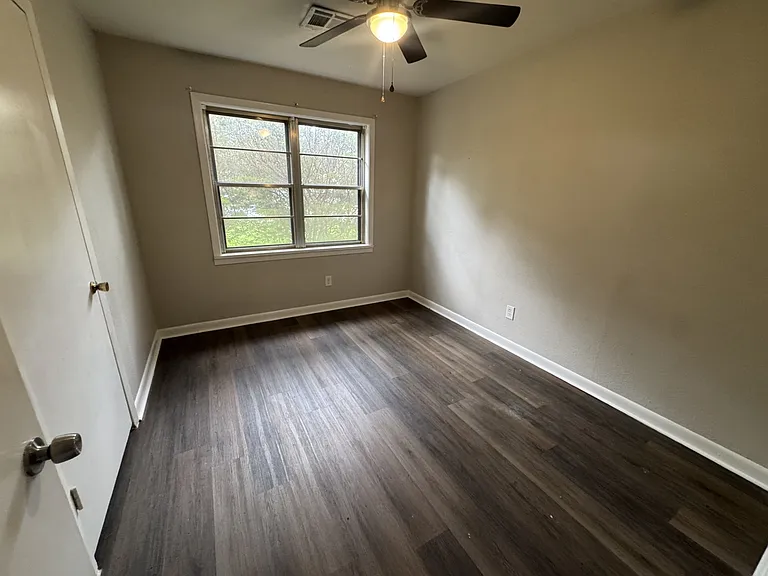 1704 Bradley St — Photo 2