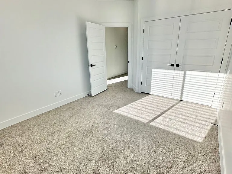 329 S 1930 W — Photo 26