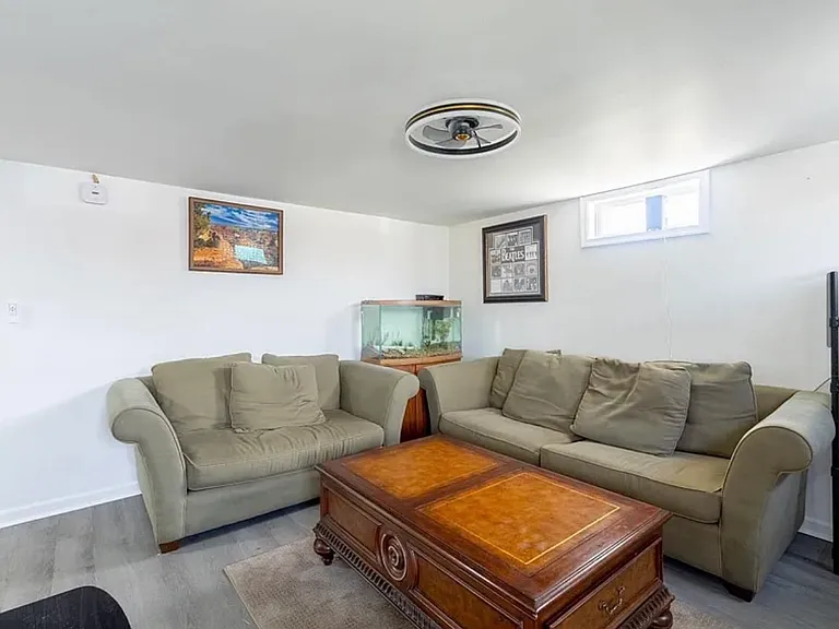 1128 Moseley Dr — Photo 8
