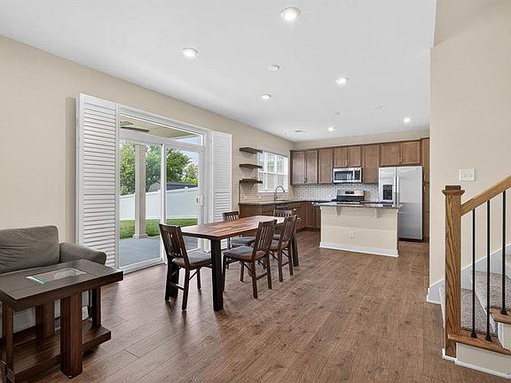 5th image of 3849 Brookfield Dr