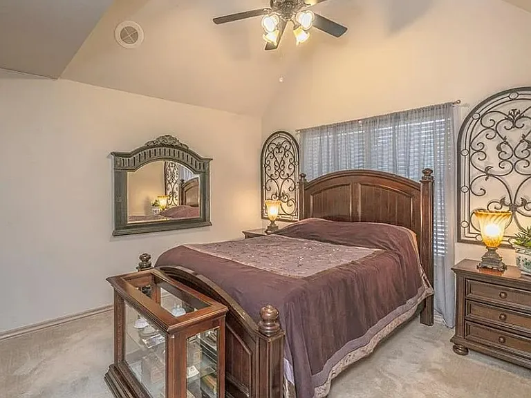716 Fox Bend Trl — Photo 11
