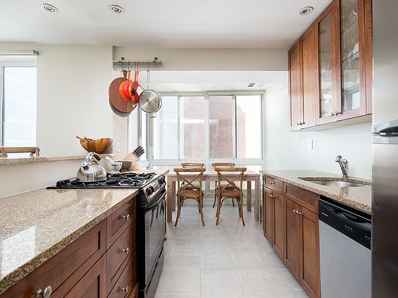 5th image of 366 W 11th St APT 8E