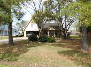 3420 W Circle Dr, Pearland, TX 77581